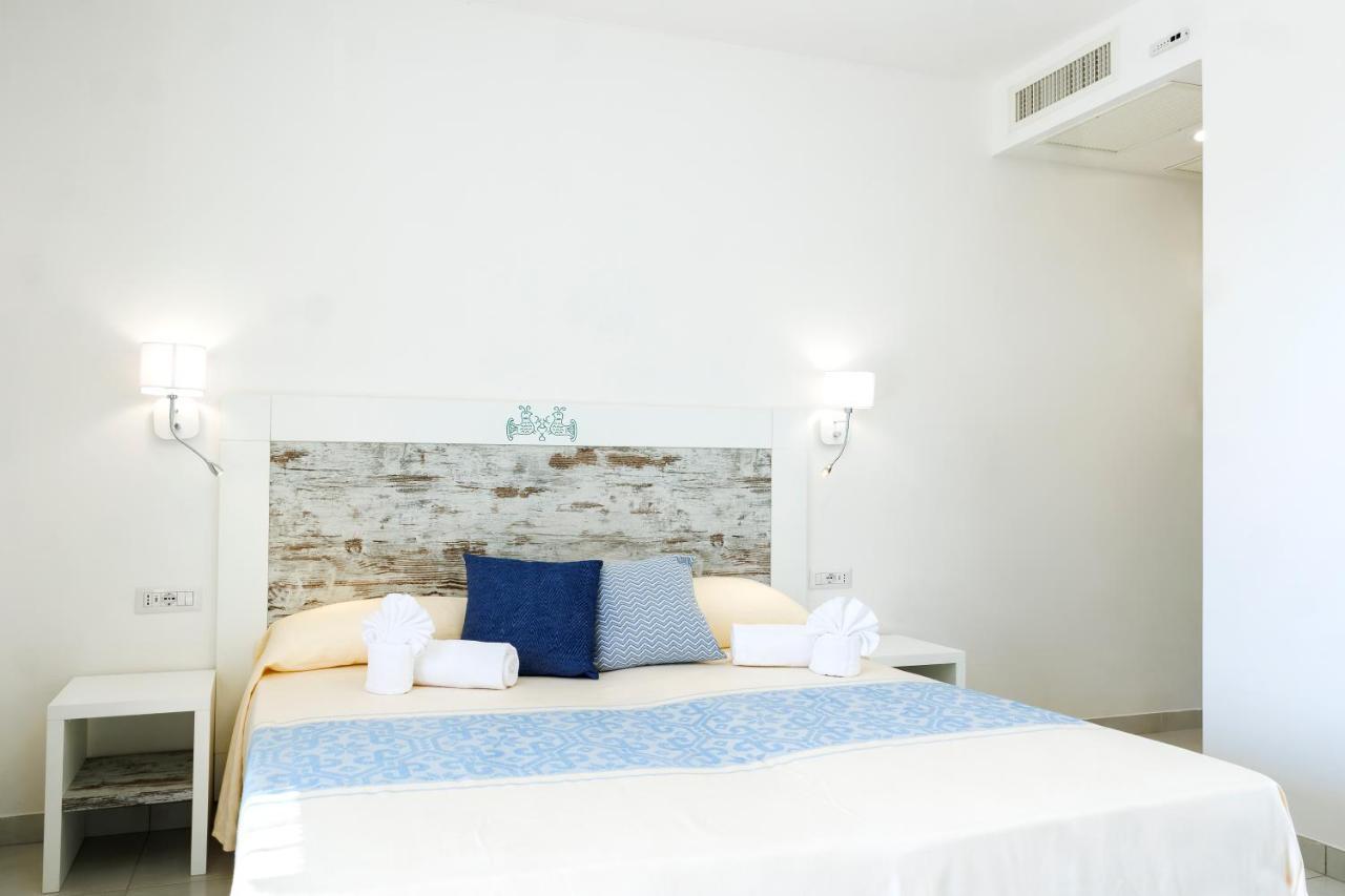 Mercury Beach Hotel SantʼAntìoco Екстериор снимка