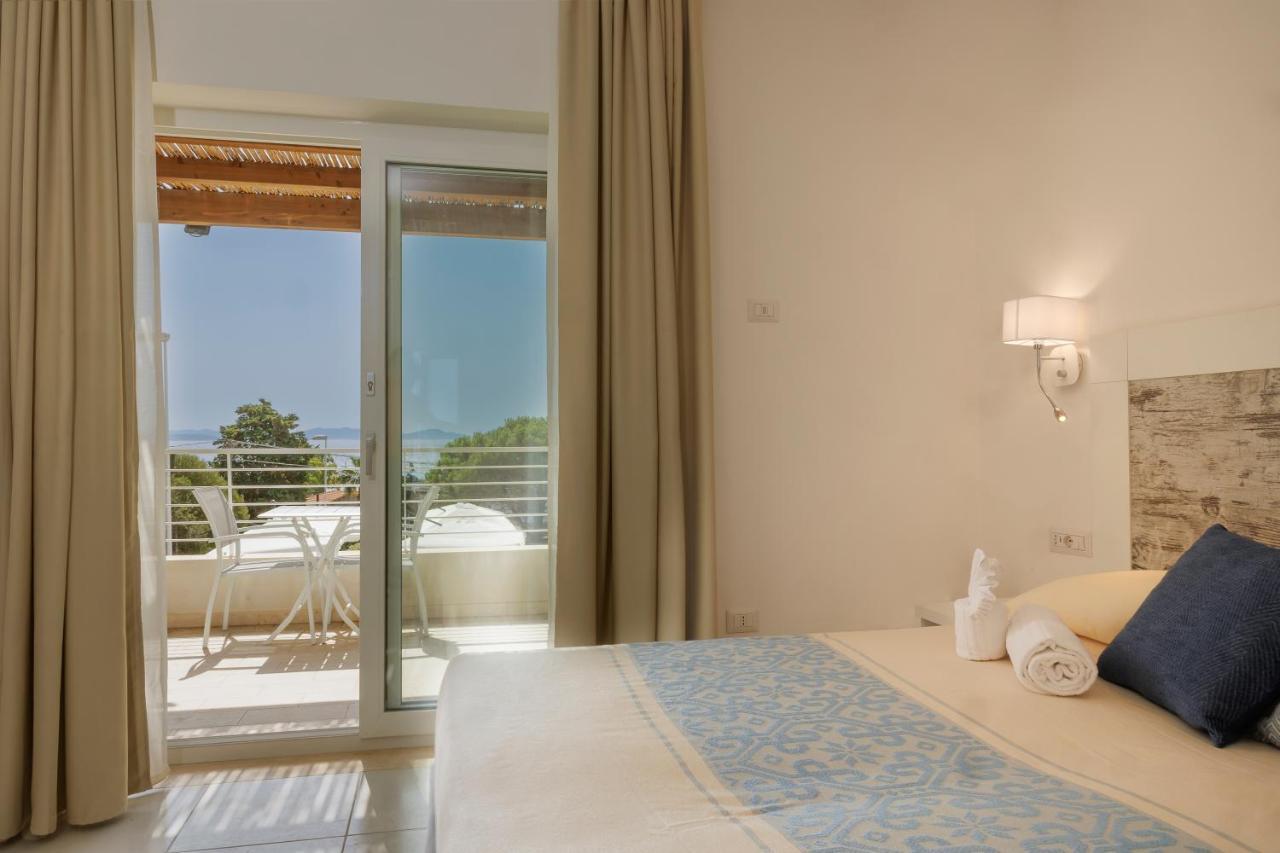 Mercury Beach Hotel SantʼAntìoco Екстериор снимка
