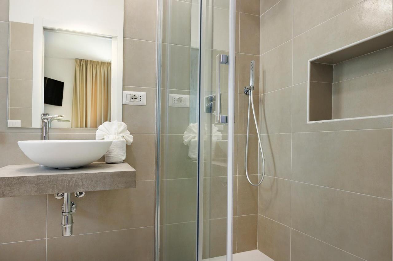 Mercury Beach Hotel SantʼAntìoco Екстериор снимка