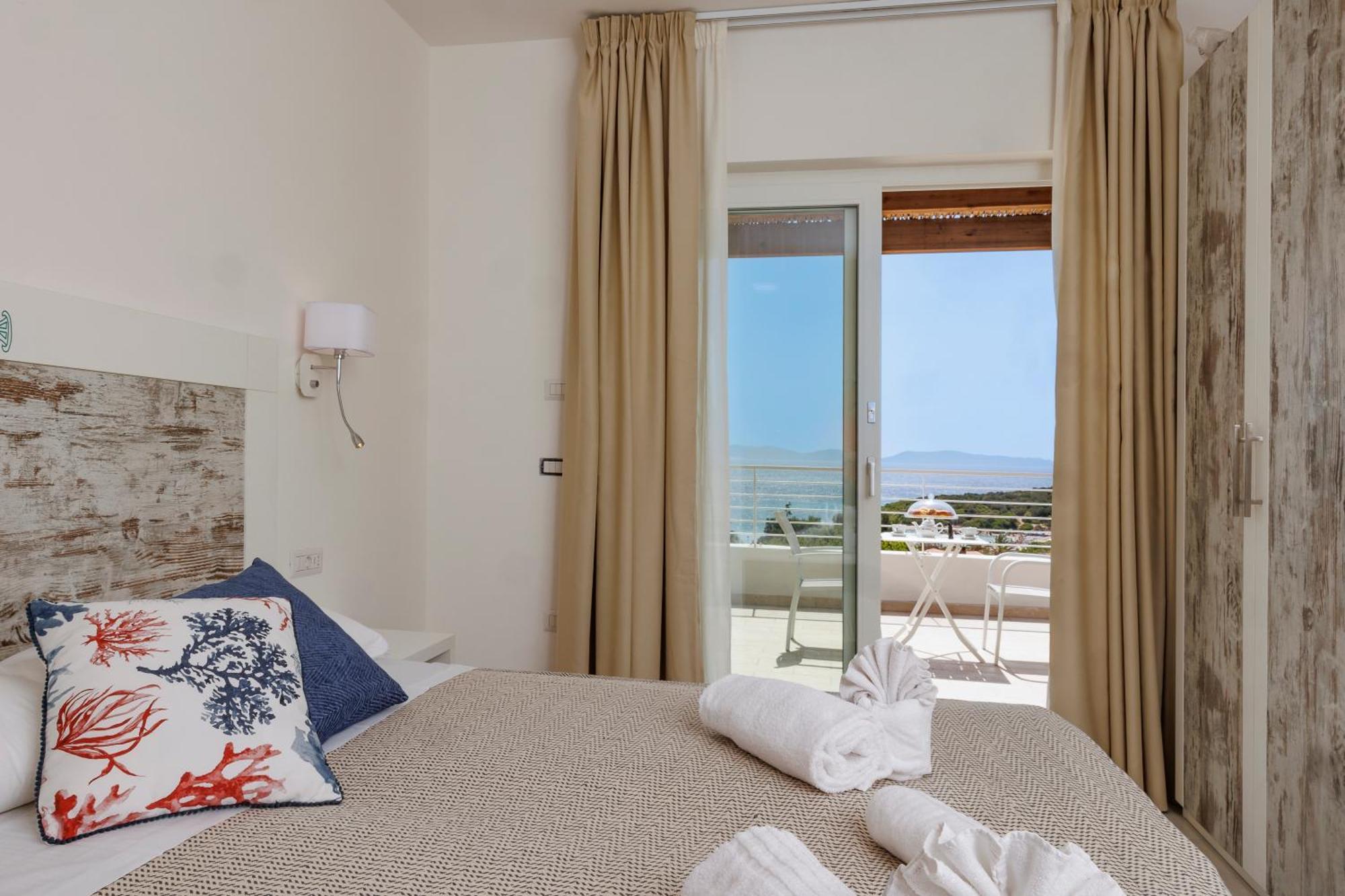 Mercury Beach Hotel SantʼAntìoco Екстериор снимка